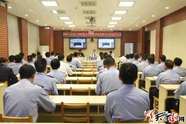 深入推進(jìn)掃黑除惡氣流粉碎機(jī)專項(xiàng)斗爭的關(guān)鍵時刻